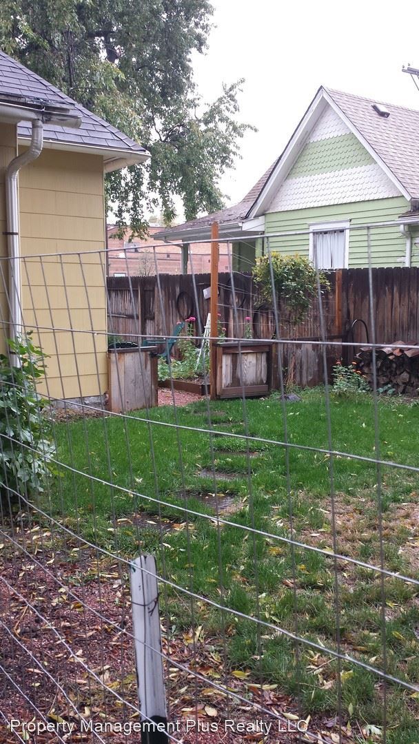 Building Photo - 3 br, 1 bath House - 104 Longs Peak Ave