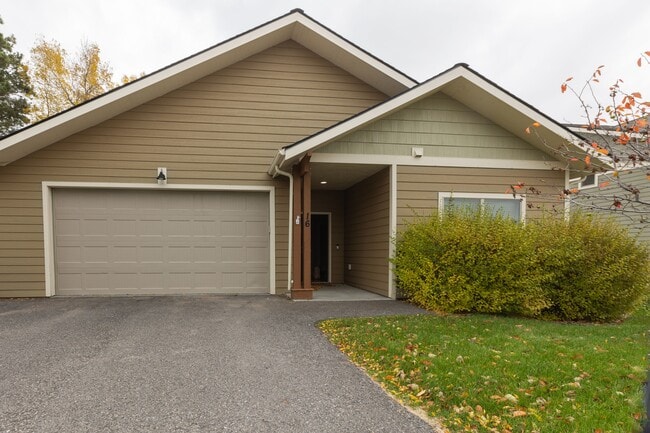 Primary Photo - 16 Naomi Rose Ln