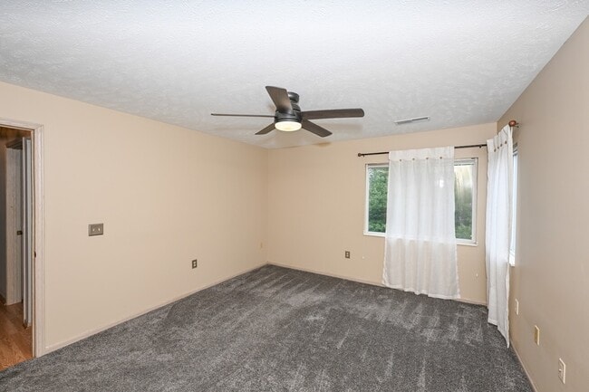 Master's Bedroom (View 2) - 1460 Buckingham Gate Blvd