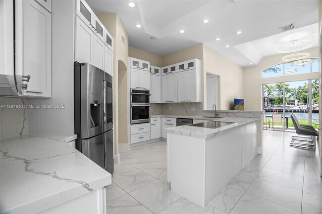 Building Photo - 1580 Shoreline Way