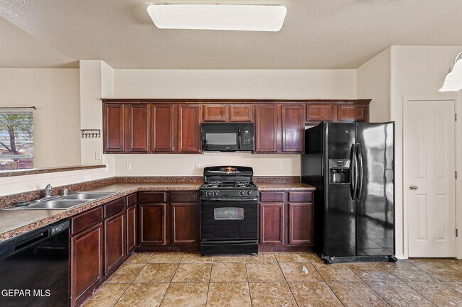 Building Photo - 4776 Joseph Rodriguez Dr
