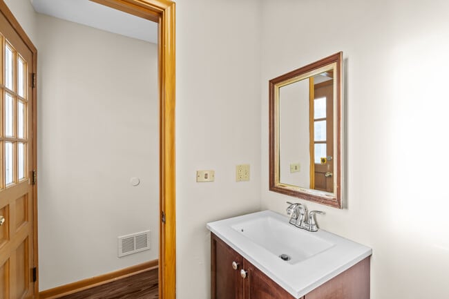 Building Photo - 3735 Heatherdowns Blvd