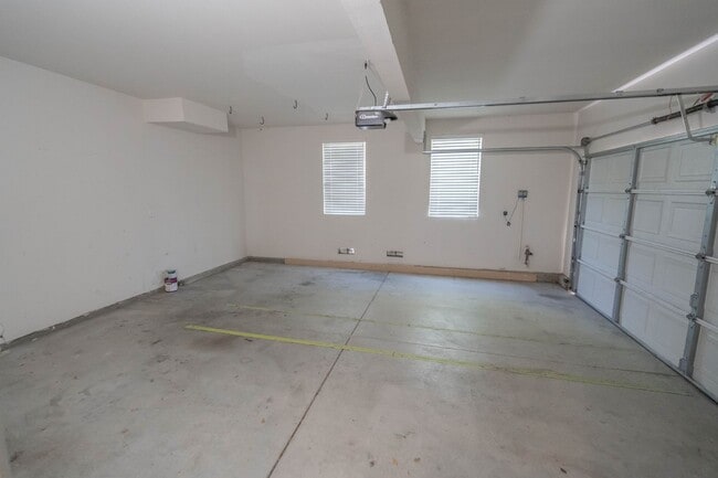 Building Photo - COMING SOON! Charming 3-Bedroom Home in Va...