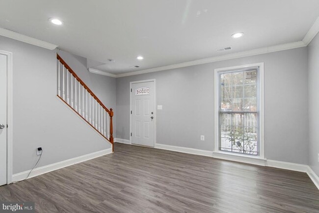 Building Photo - 9838 Town Ln