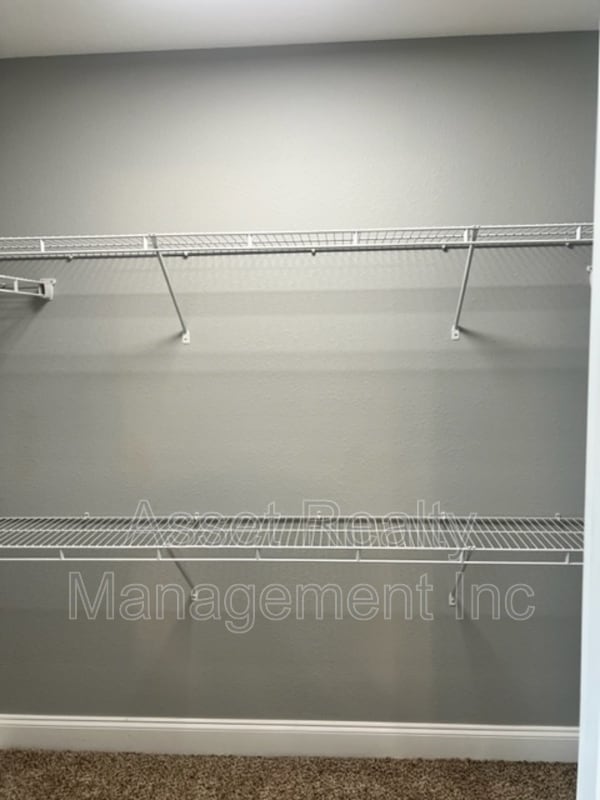 Building Photo - 924 Warrior Hill Dr