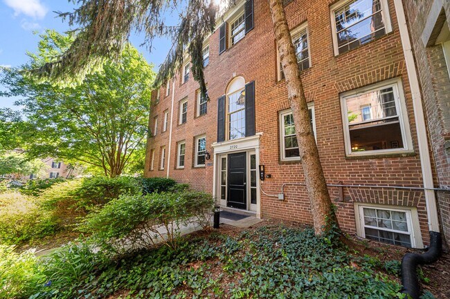Building Photo - 2720 Ordway St NW