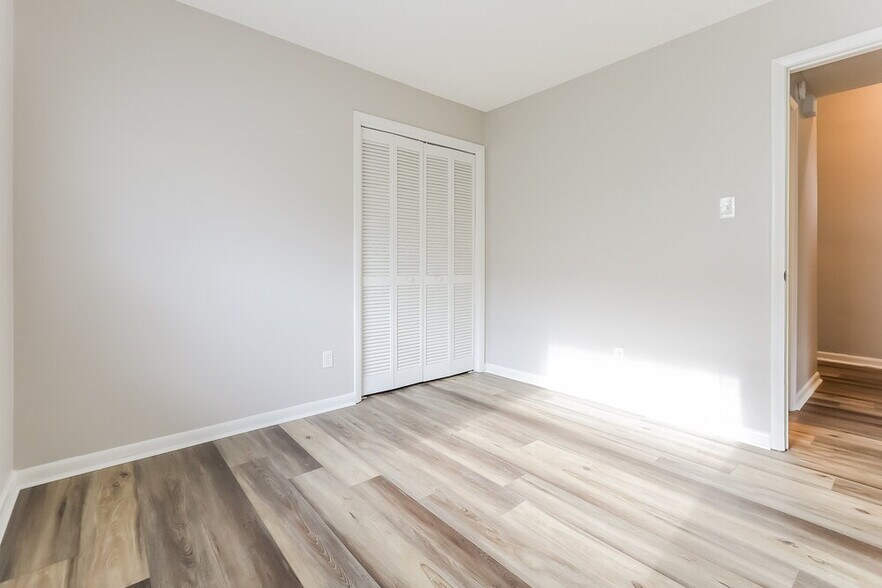 Building Photo - 1820 Tinsmith Cir