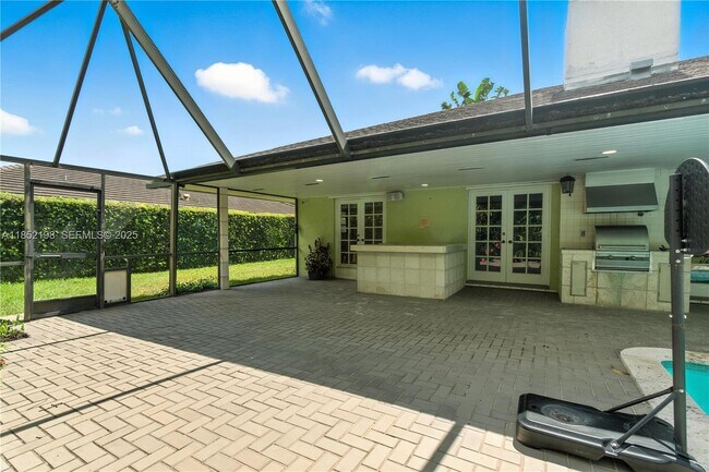 Building Photo - 17900 SW 77th Ave