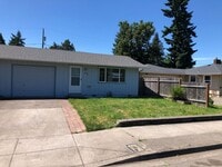 Building Photo - Updated 2 bed 1 bath dulpex in Eugene!