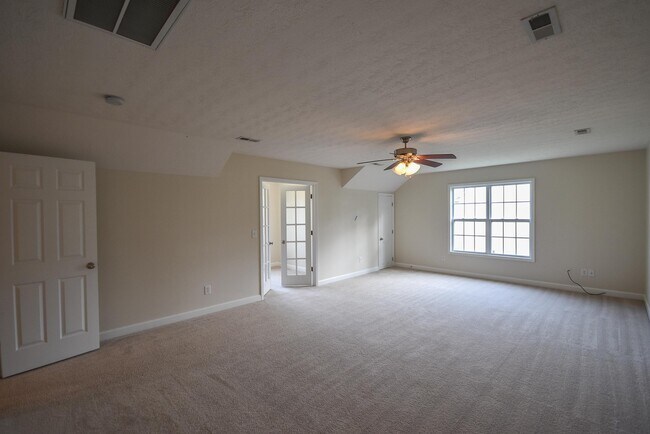 Building Photo - 217 Rolling Stone Ct