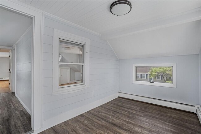 Building Photo - 5 Shippen Ave