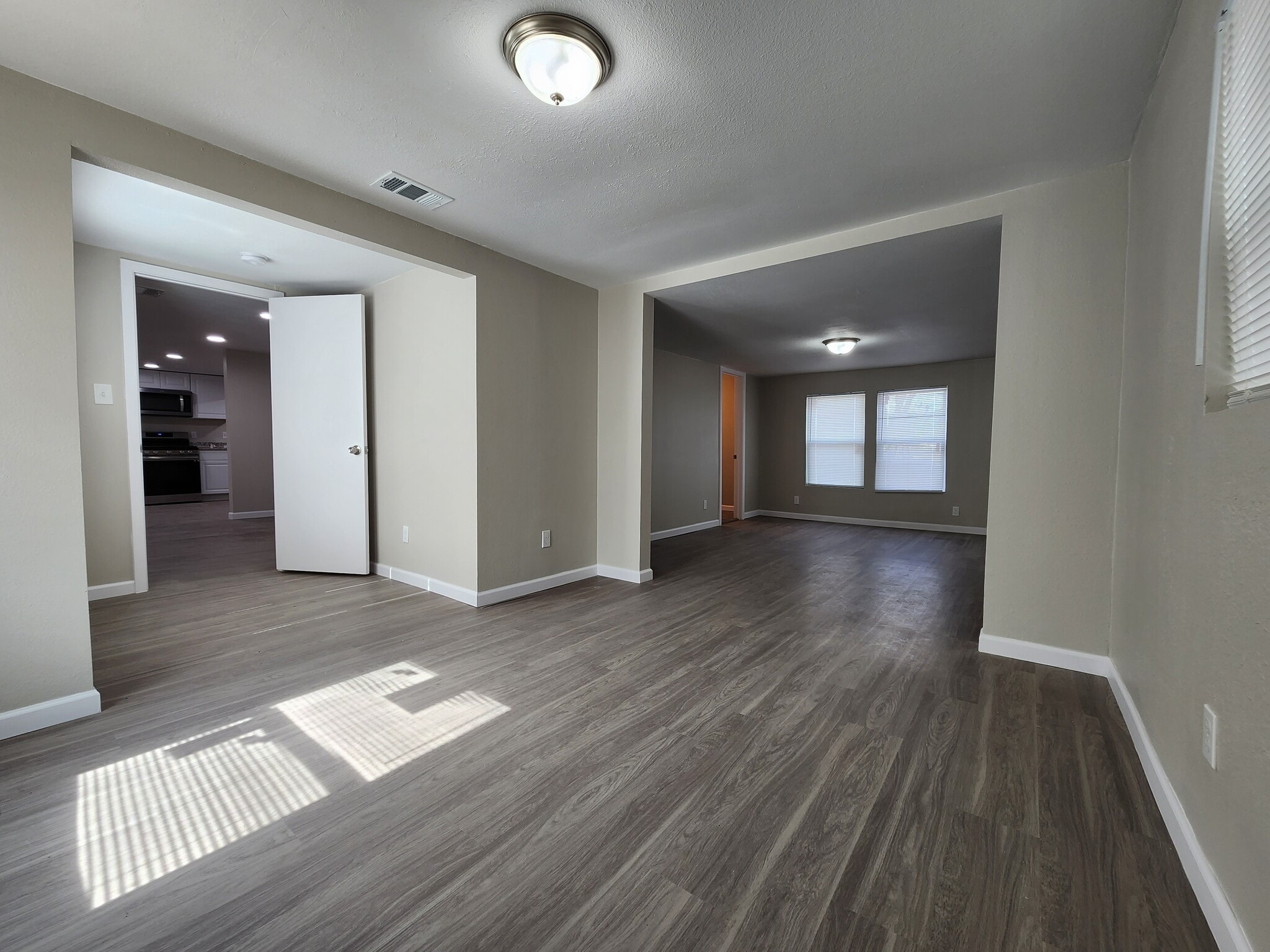 Master bedroom - 405 Perry Ave