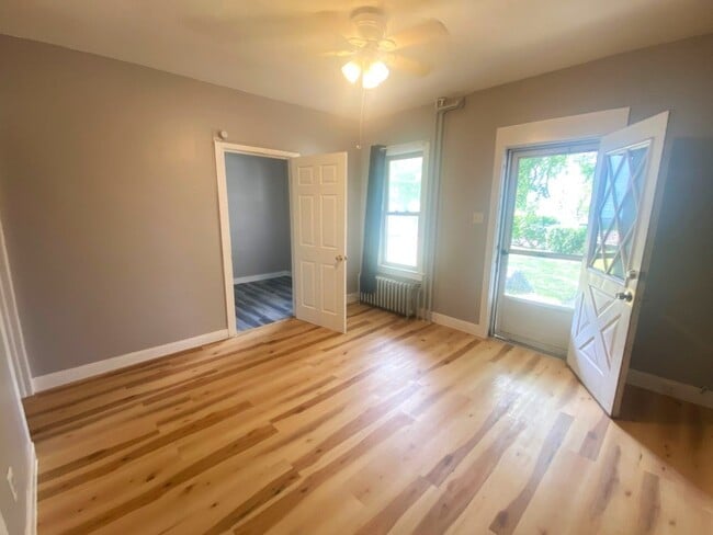 Building Photo - 1140 Vestal Ave