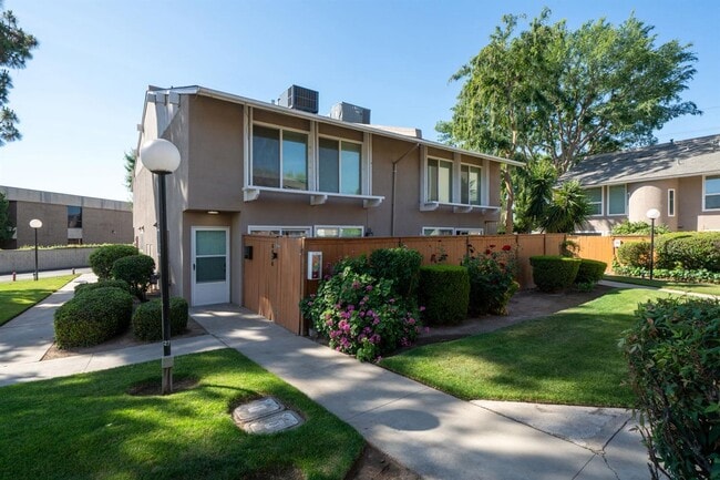 Primary Photo - Townhouse in Northeast Fresno