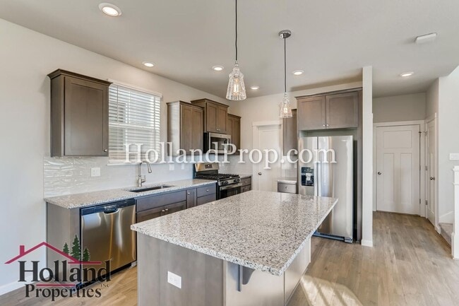 Building Photo - Modern Luxury Living Near Intel, Parks & Everything You Need!