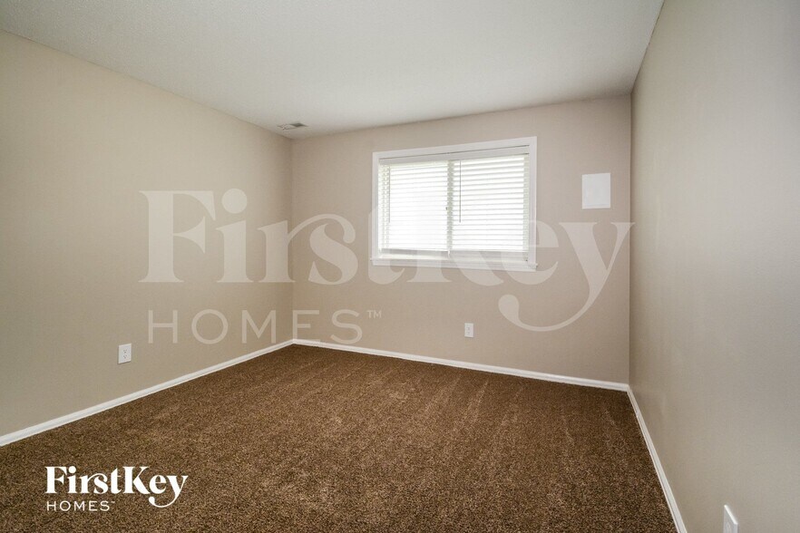 Building Photo - 1226 Treetop Village Dr