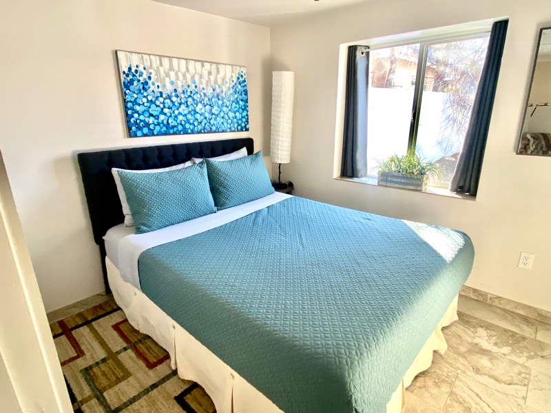 Building Photo - 2416 E Mabel St