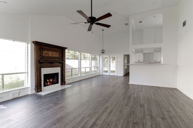 Building Photo - 18326 Autumn Trails Ln
