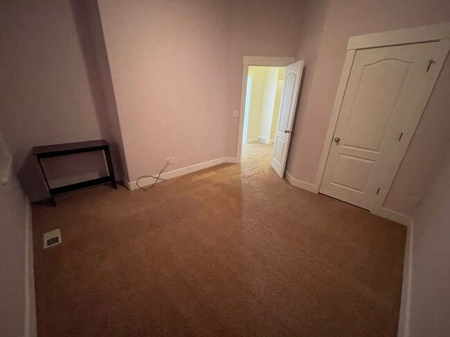 Building Photo - 4274 Lake Bridge Dr