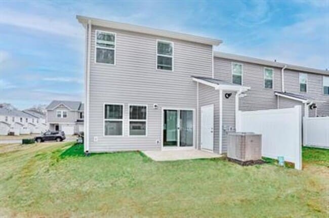 Building Photo - 206 Telford Dr