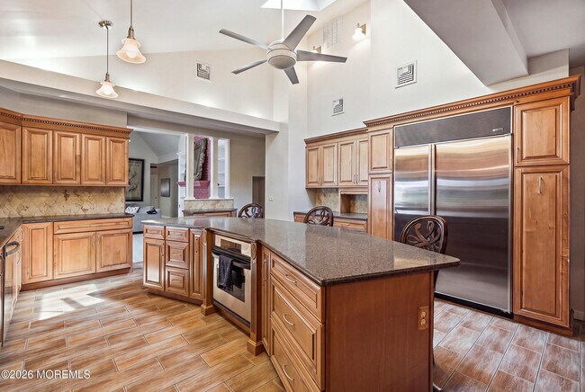 Building Photo - 470 Monmouth Pl