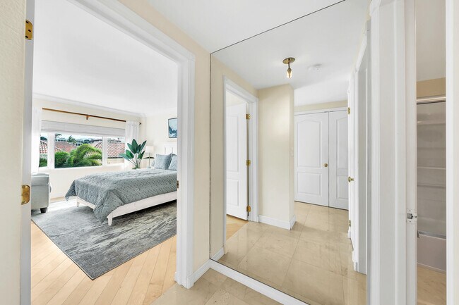 Building Photo - 250 Bradley Pl