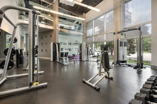 Building Photo - 1901 Post Oak Blvd