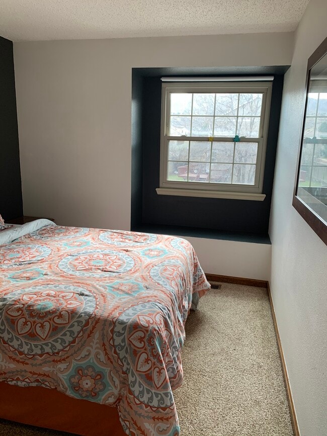 Window nook - 7230 Native Cir