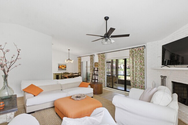 Building Photo - 608 Northshore Dr