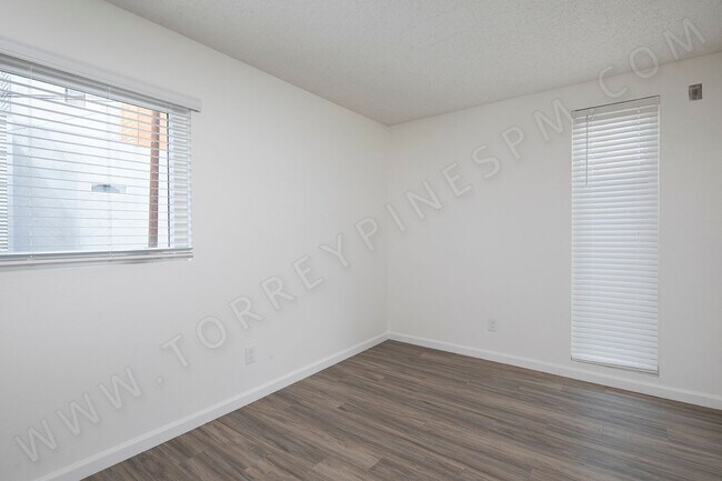 Building Photo - *OPEN HOUSE: 10/1 11:30AM-1PM* Gorgeous 2B...