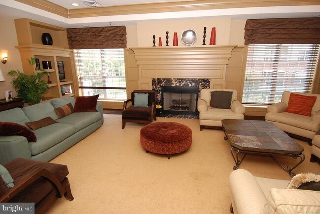 Building Photo - 4860 Eisenhower Ave