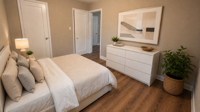 Building Photo - 1 Bed 1 Bath Main Level (no neighbors above or below) Apartment within Walking Distance to Whole ...