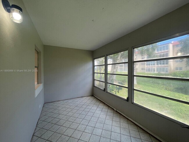 Building Photo - 7875 Margate Blvd
