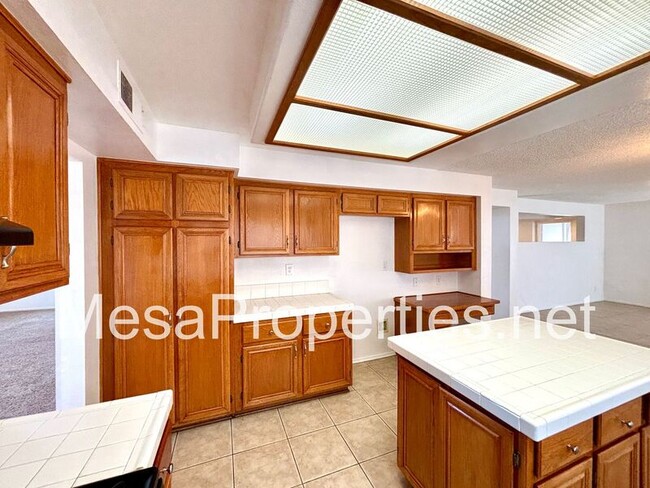 Building Photo - 14581 King Canyon Rd