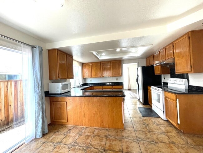 Building Photo - 4176 Bell Common