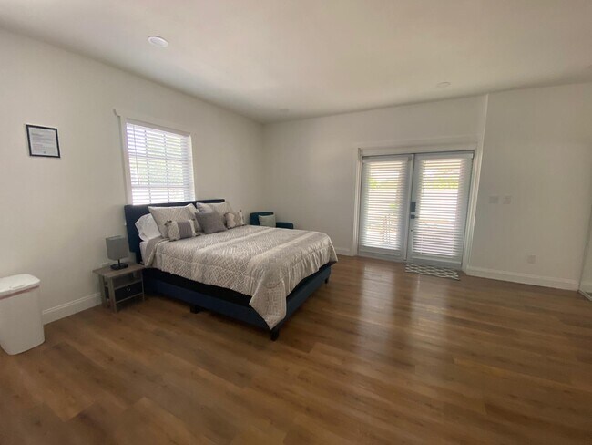 Unit 2 - 903 Kensington St