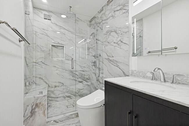 Building Photo - 12417 Quincy Ln