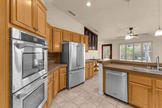 Building Photo - 79886 Dandelion Dr