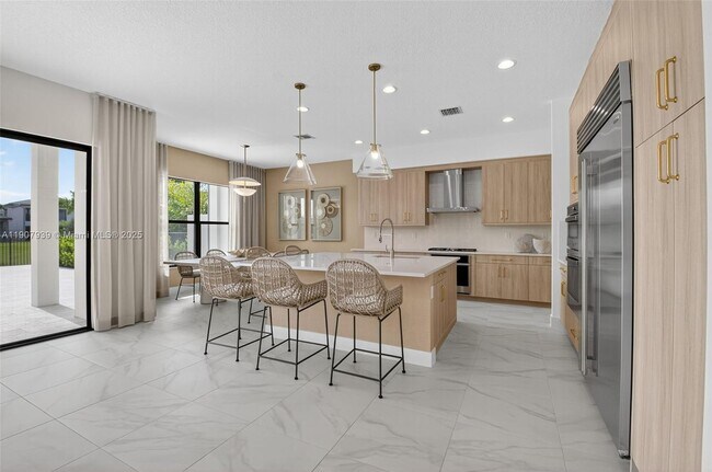 Building Photo - 8356 Royal County Down Rd