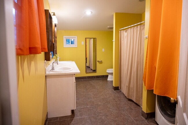 Building Photo - 1116 Mandeville St