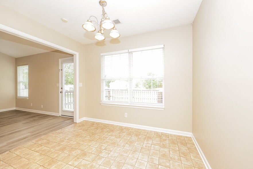 Building Photo - 1102 Nahanee Ct