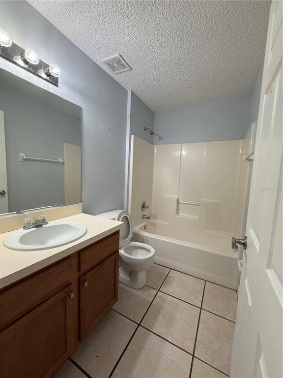 Building Photo - 39 Beechwood Ln