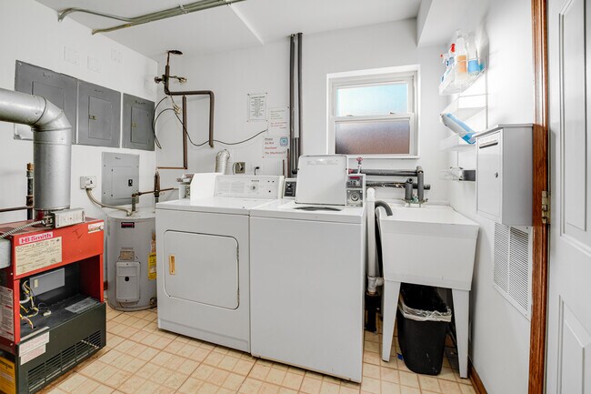 Building Photo - 5324 Long Ave