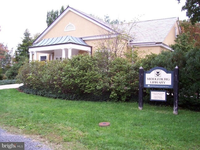 Building Photo - 21 Stonewall Ct