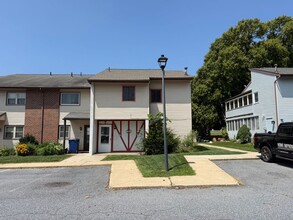 Building Photo - 359 Greenland Dr