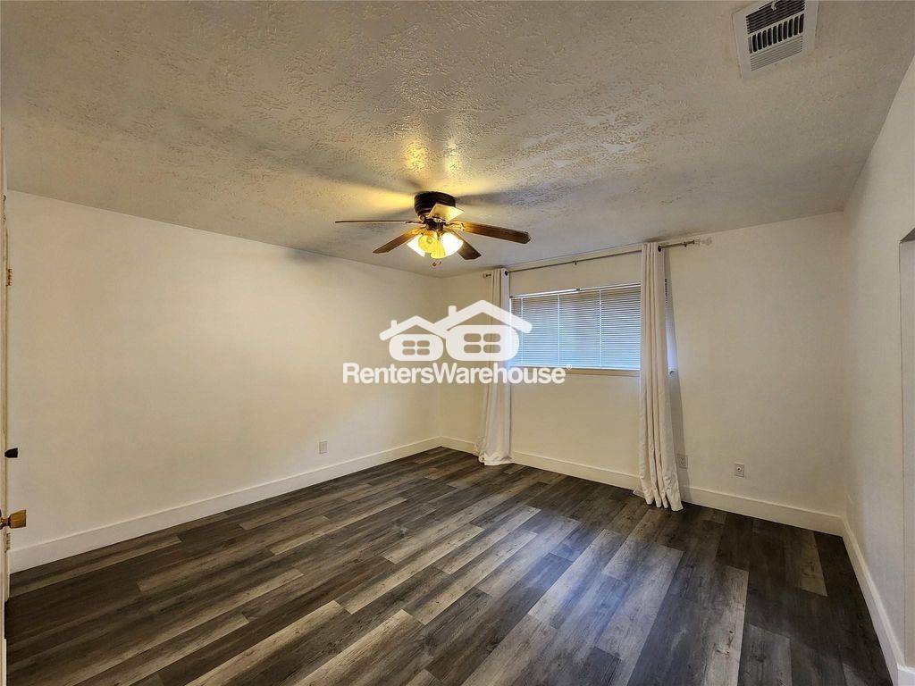 Building Photo - 8327 Bird Run Dr