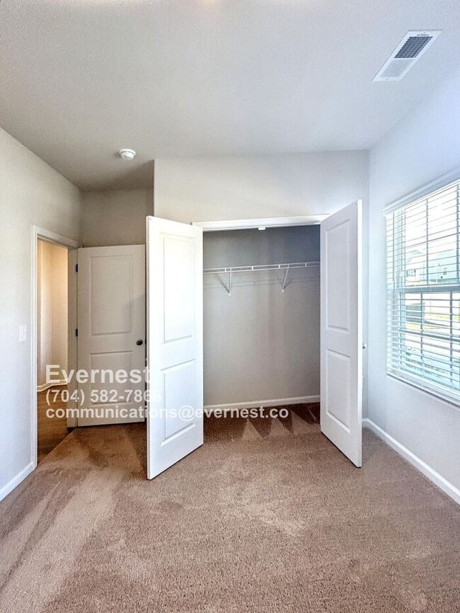 Building Photo - 209 Aniston Ln
