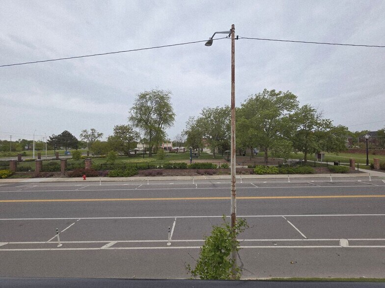 Building Photo - 3618 Trumbull
