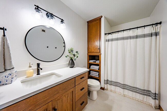 Building Photo - 3400 Riverstone Ct