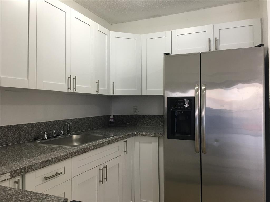 Building Photo - 3243 Coral Ridge Dr